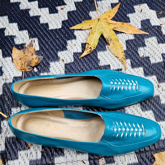 California Magdesians Vtg Blue Leather Loafer Flats 9N - Picture 8 of 9